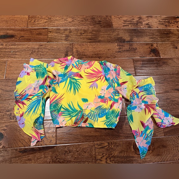 Guess Tropical Top - Picture 2 of 3